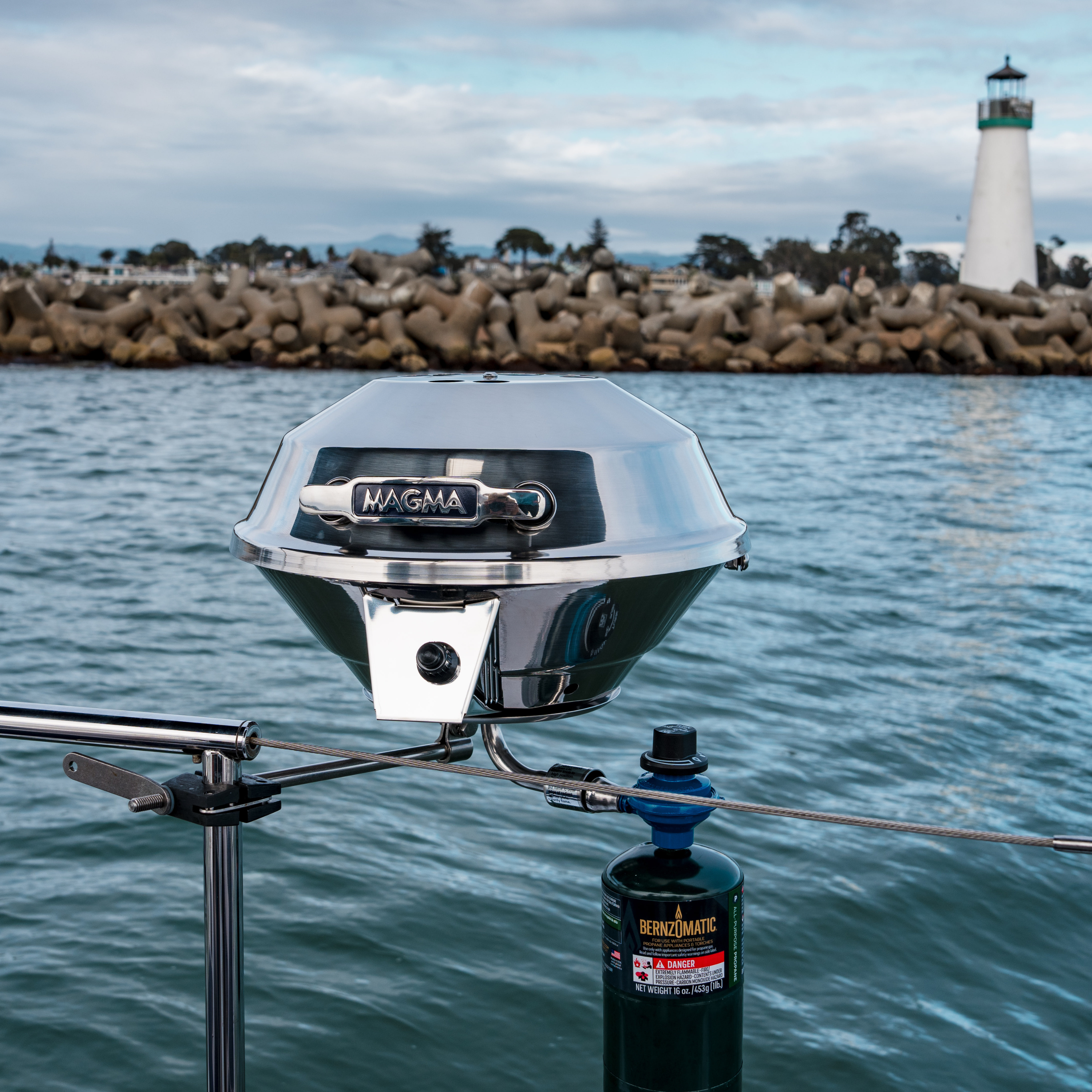 Marine Kettle 3 Combination Stove & Propane Tank Grill | Magma