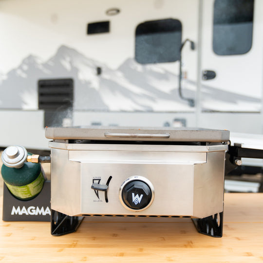 Magma Rock 2020年 750ml セット Magma Crossover Portable Grill, Plancha, and Pizza Top and Burner